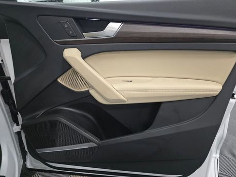 Certified 2025 Audi Q5 2.0T Premium Plus image 27