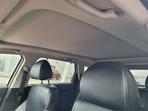 Used 2018 Kia Sorento SX image 8