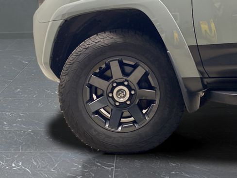 Used 2022 Toyota 4Runner Trail Special Edition AWD/4WD image 30