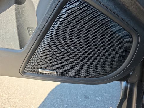 Certified 2025 Subaru Outback Limited image 21