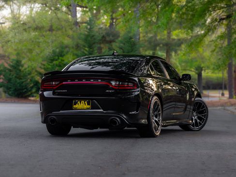 Used 2016 Dodge Charger SRT w/ Harman/Kardon Audio Group image 4