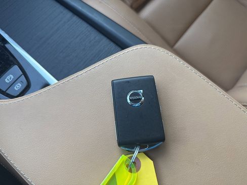 Certified 2023 Volvo XC90 B6 Ultimate image 30