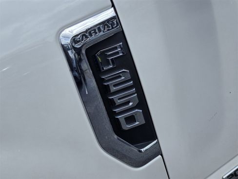 Used 2019 Ford F250 Lariat w/ Lariat Ultimate Package image 11