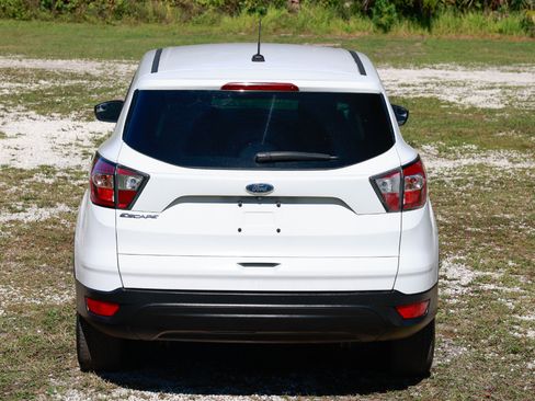 Used 2017 Ford Escape S image 9