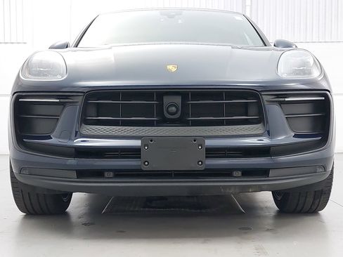 Used 2022 Porsche Macan image 10