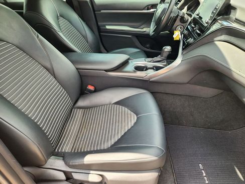 Used 2021 Toyota Camry SE FWD image 13