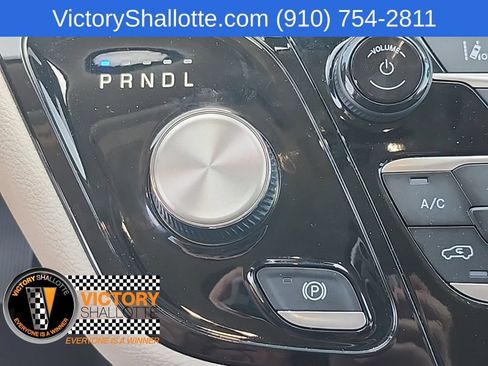 Certified 2024 Chrysler Pacifica Limited FWD image 5