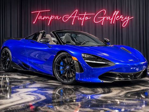 Used 2020 McLaren 720S Spider image 1