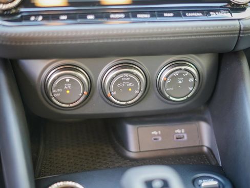 Used 2024 Nissan Z Performance w/ Heritage Edition RWD image 14
