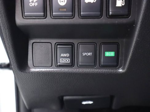 Used 2020 Nissan Rogue SV AWD/4WD image 12