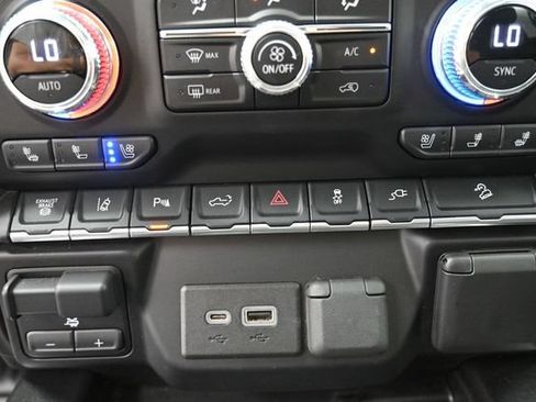Used 2022 GMC Sierra 2500 Denali AWD/4WD image 29