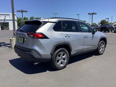 Used 2022 Toyota RAV4 LE AWD/4WD image 31