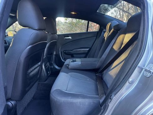 Used 2016 Dodge Charger SE w/ Blacktop Package image 12