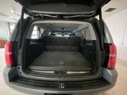 Used 2018 Chevrolet Suburban LT image 25
