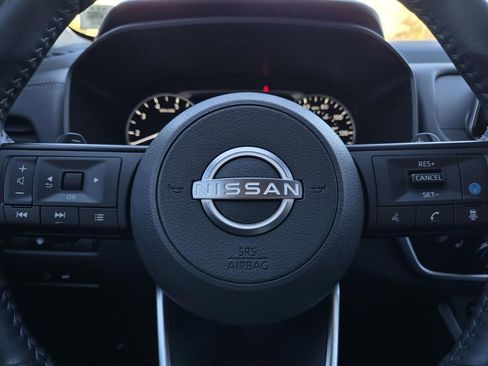 Used 2024 Nissan Rogue SV w/ SV Premium Package image 25