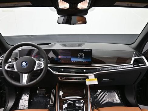 New 2026 BMW X5 xDrive50e w/ M Sport Package AWD/4WD image 14