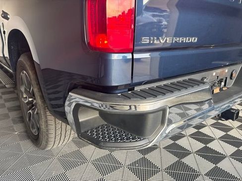Used 2022 Chevrolet Silverado 1500 LT AWD/4WD image 24
