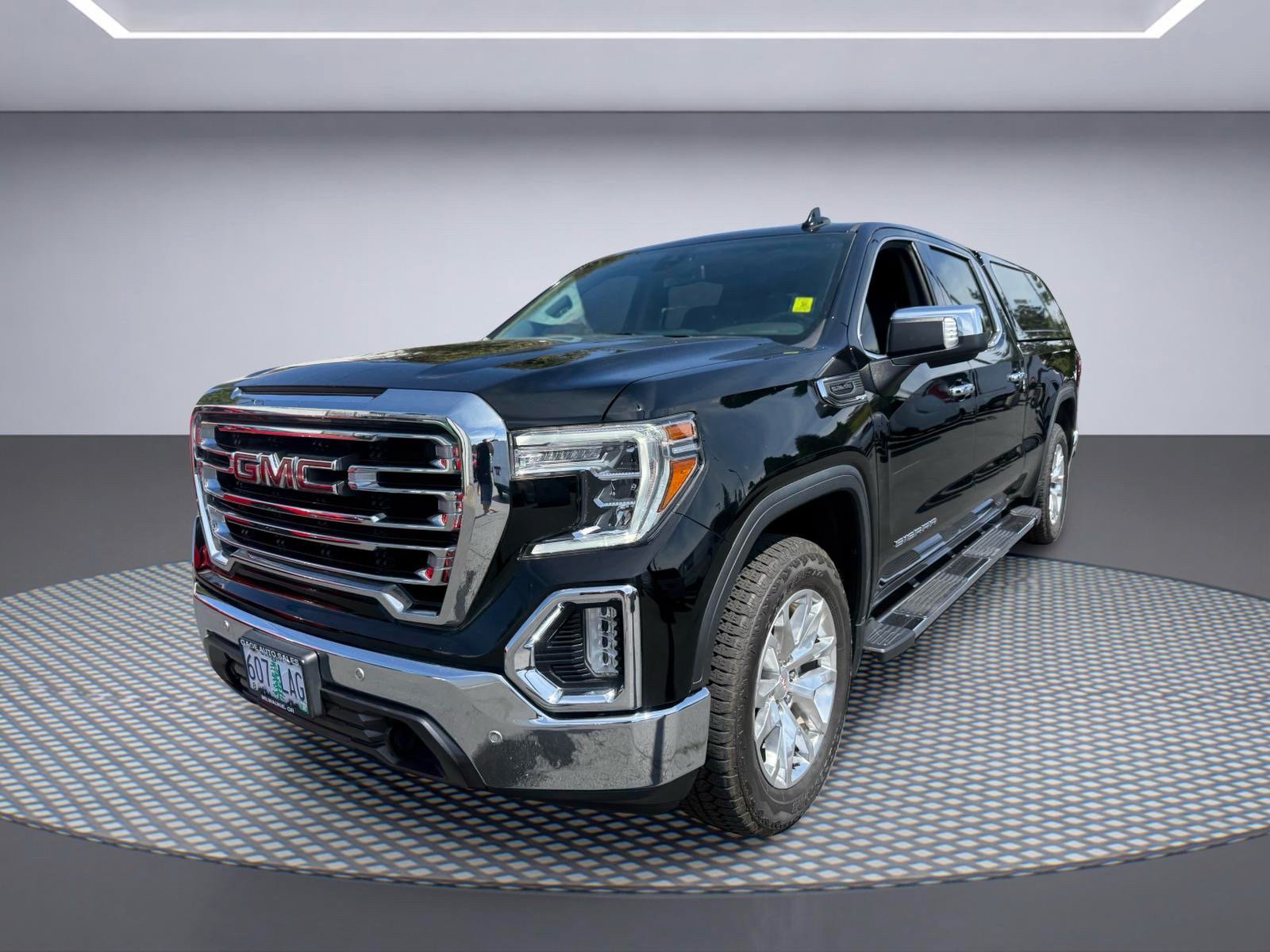 Used 2021 GMC Sierra 1500 SLT w/ SLT Premium Plus Package AWD/4WD image 2