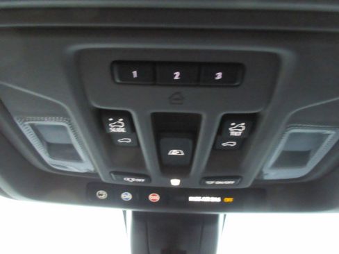 Used 2021 GMC Sierra 1500 SLT AWD/4WD image 31