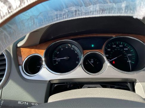 Used 2011 Buick Enclave CXL image 15