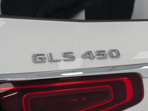 Used 2022 Mercedes-Benz GLS 450 4MATIC image 10
