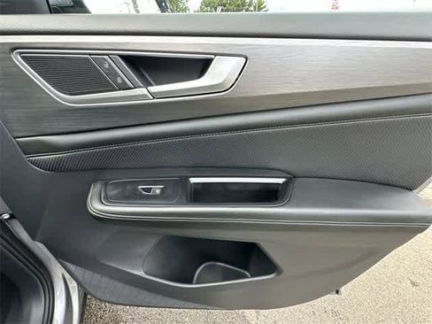 Used 2024 Volkswagen Atlas Cross Sport SE image 22