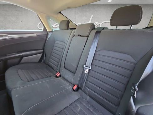 Used 2019 Ford Fusion SE image 22