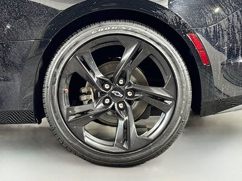 Certified 2021 Chevrolet Camaro LT w/ Technology Package image 32