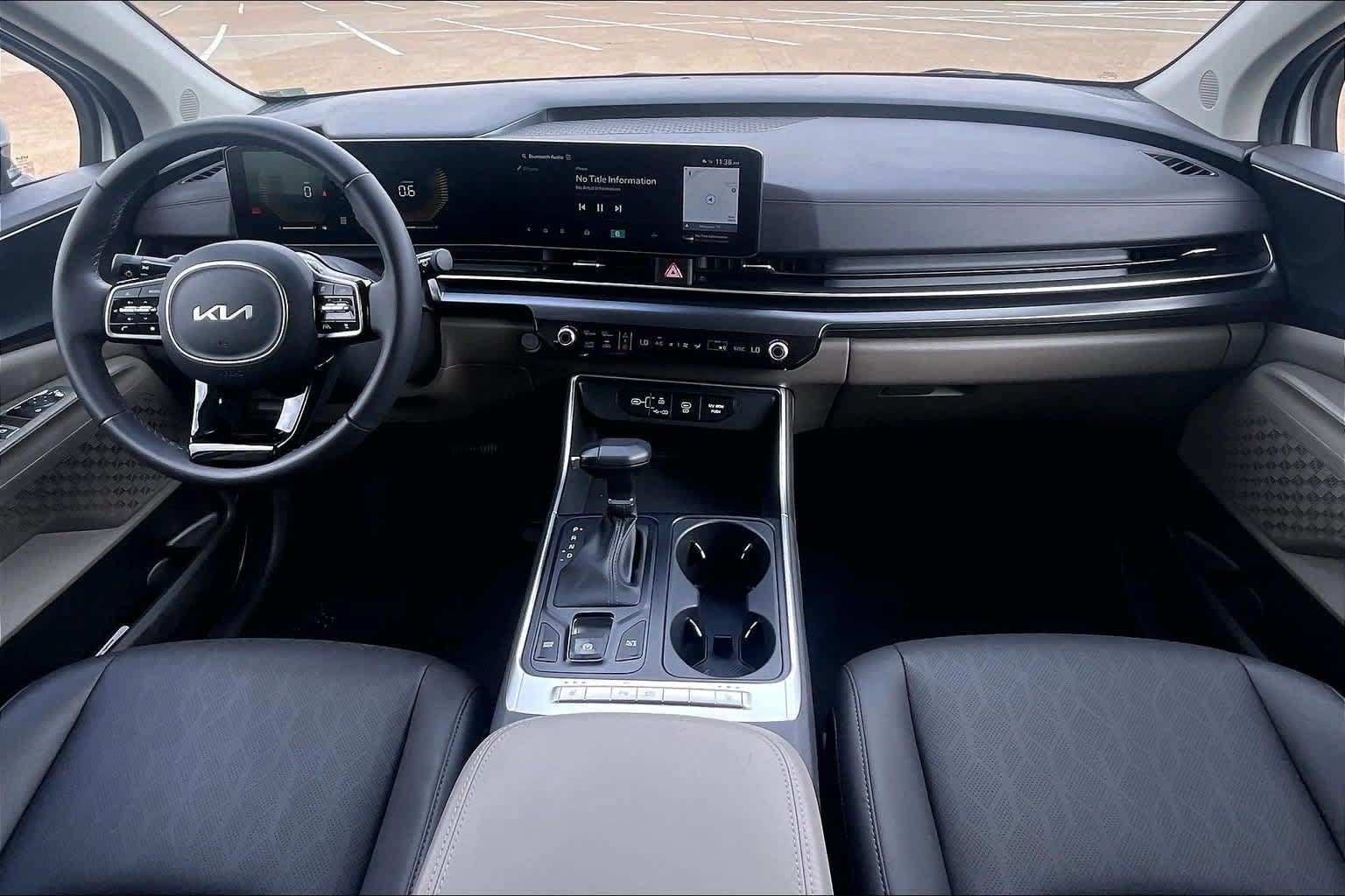 Certified 2026 Kia Carnival FWD image 8