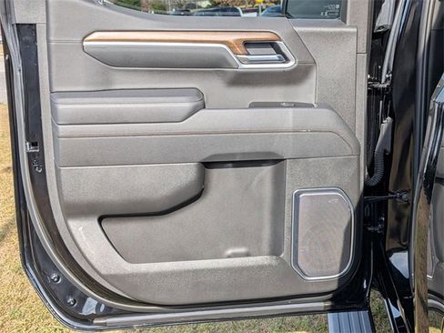 Used 2025 Chevrolet Silverado 1500 High Country w/ High Country Premium Package image 29