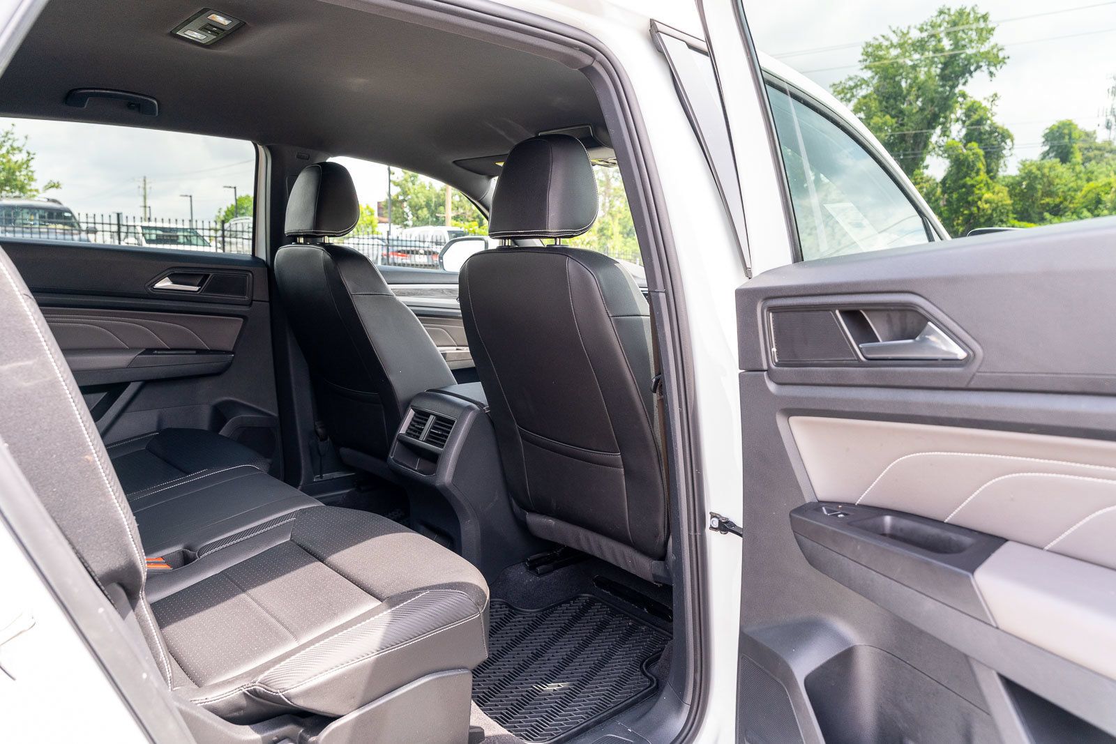 Used 2023 Volkswagen Atlas Cross Sport SE w/ Black Wheel Package FWD image 12