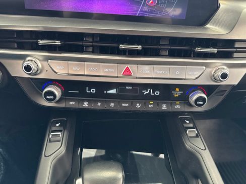 Used 2024 Kia Telluride S FWD image 25