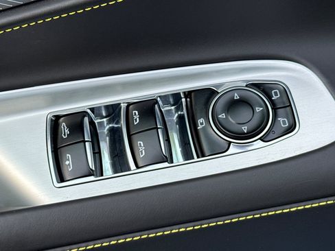 Used 2021 Chevrolet Corvette Stingray Premium Conv w/ Z51 Performance Package image 26