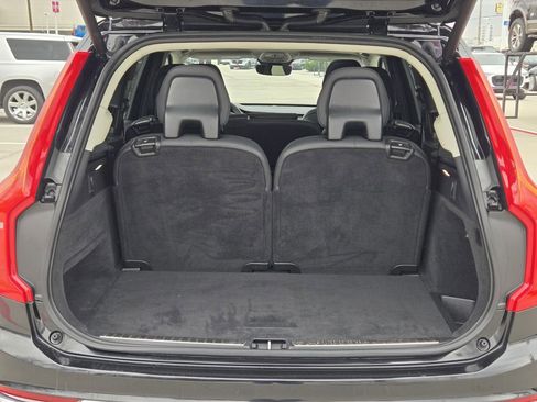 Used 2023 Volvo XC90 B6 Plus image 13