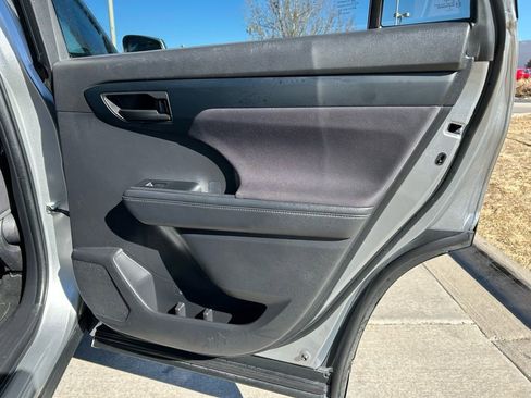 Used 2022 Toyota Highlander LE image 17