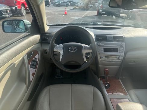 Used 2011 Toyota Camry image 11