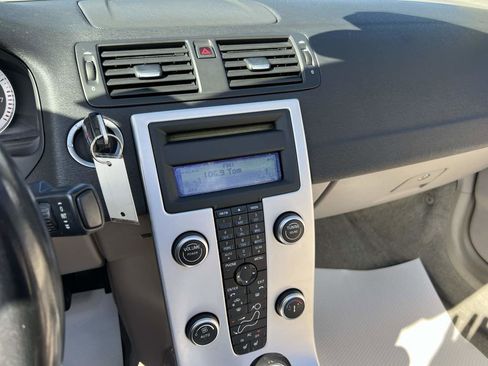 Used 2011 Volvo C70 T5 image 18