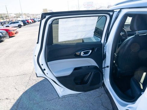 New 2026 Jeep Compass Limited w/ Sun, Sound & Navigation Group image 11