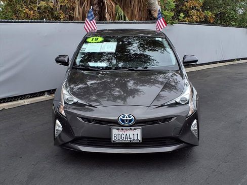 Certified 2018 Toyota Prius Three Touring image 2