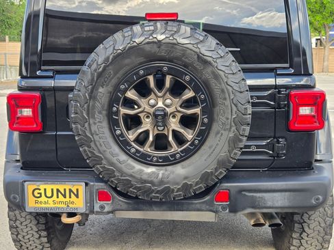 Used 2022 Jeep Wrangler Unlimited Rubicon AWD/4WD image 32