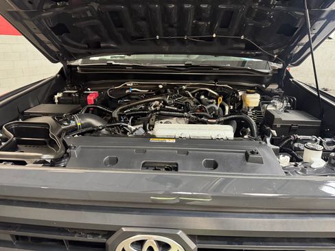 Certified 2025 Toyota Tacoma SR5 AWD/4WD image 21