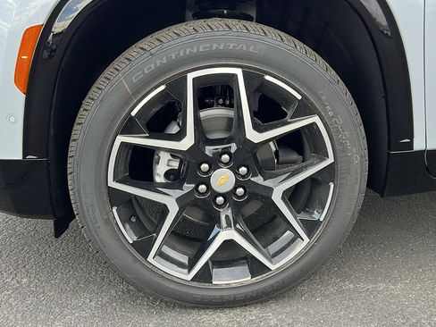 New 2026 Chevrolet Traverse High Country w/ LPO, Floor Liner Package image 10