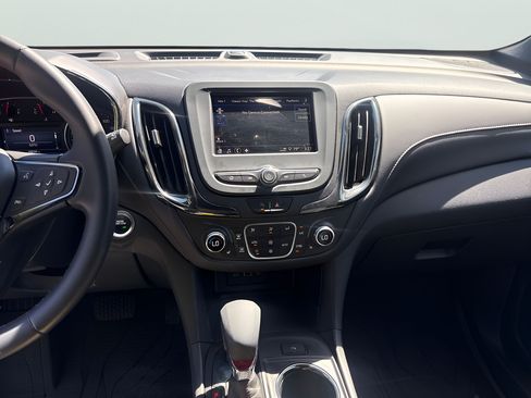 Used 2023 Chevrolet Equinox RS AWD/4WD image 25