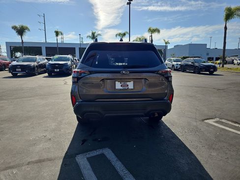 Certified 2025 Subaru Forester Premium AWD/4WD image 6