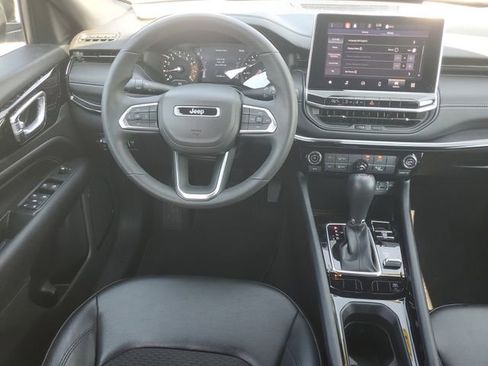 Used 2022 Jeep Compass Altitude image 15