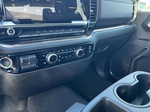 New 2025 GMC Sierra 1500 SLE image 14