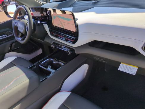 New 2025 Chevrolet Silverado EV RST image 28