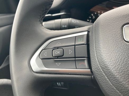Used 2024 Jeep Compass Latitude AWD/4WD image 14