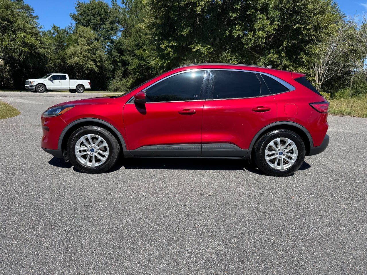 Used 2020 Ford Escape SE FWD image 3