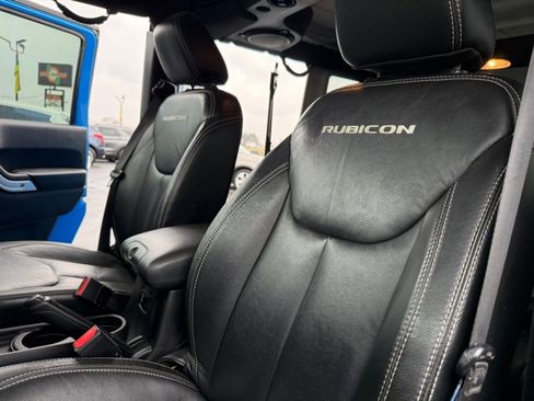 Used 2014 Jeep Wrangler Unlimited Rubicon w/ Dual Top Group image 15